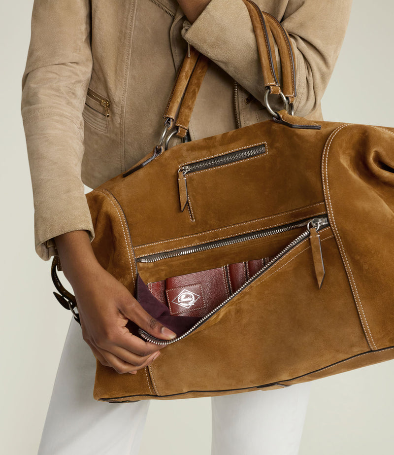 W INDIANA JONES™ Vagabond Duffle Marrakech Suede – Collector’s Edition 4/10