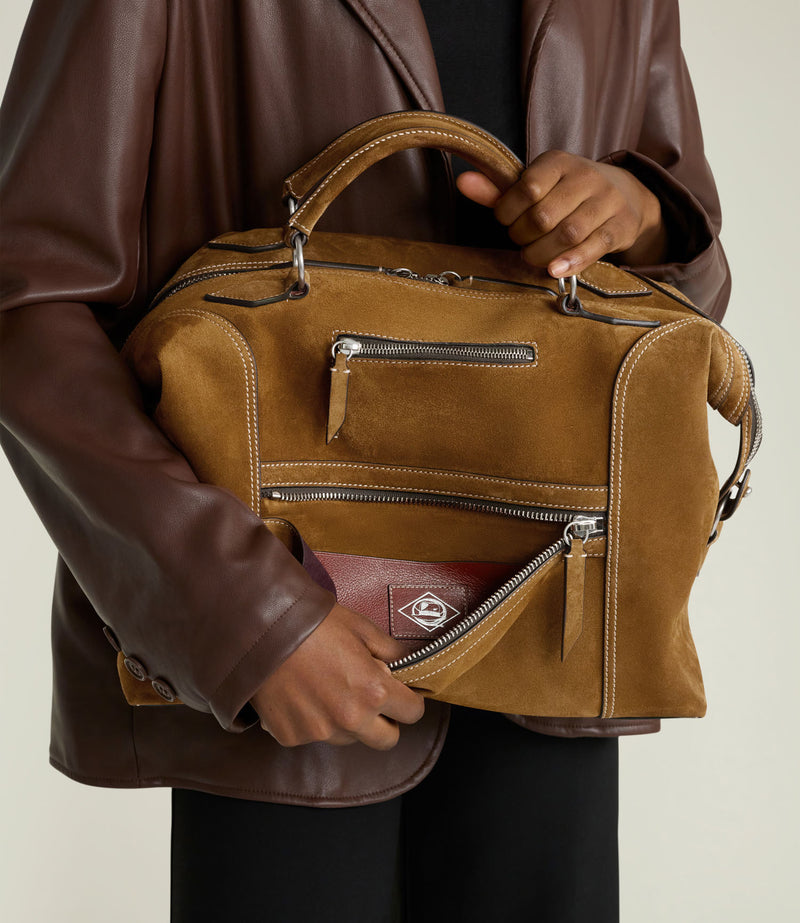 W INDIANA JONES™ Vagabond Messenger Marrakech Suede – Collector’s Edition 5/10