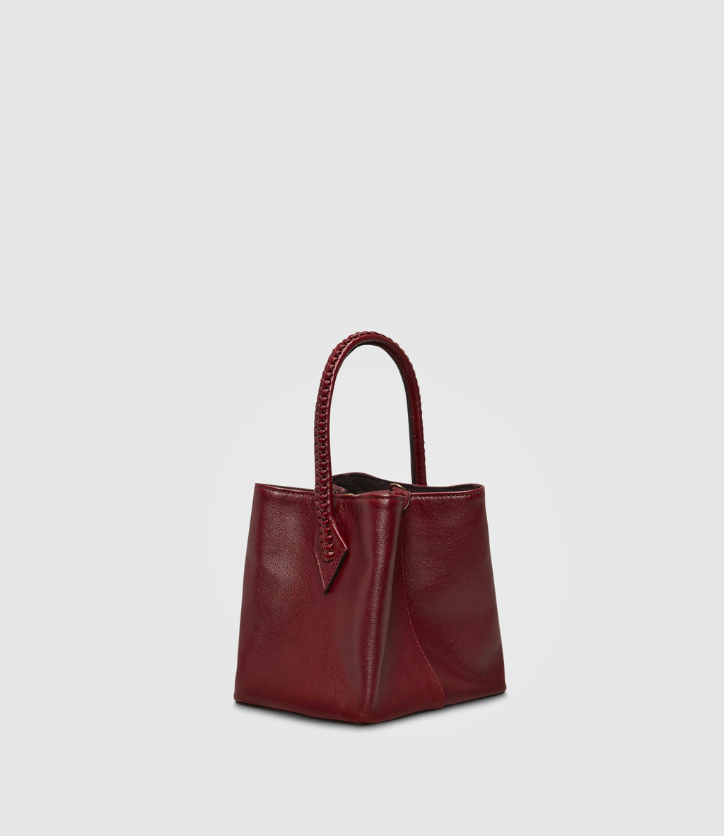 Métier Women's Bucket Bag Burgundy Grained Italian Leather