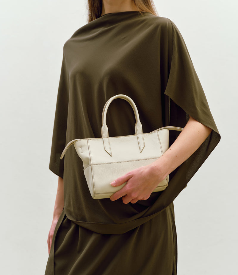 Incognito 20 Smooth Calfskin White Sand