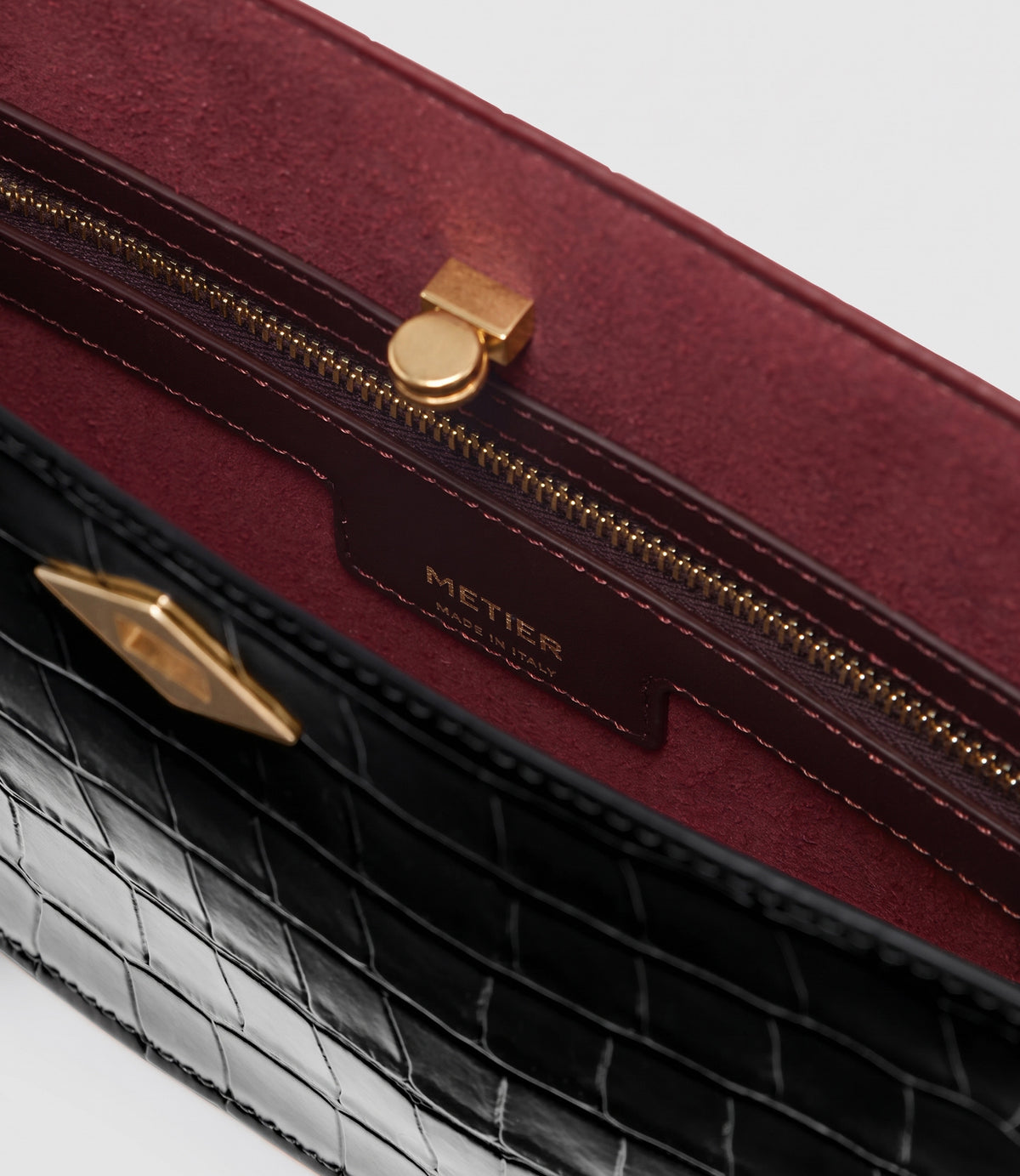 Ease 24 Embossed Croc Black