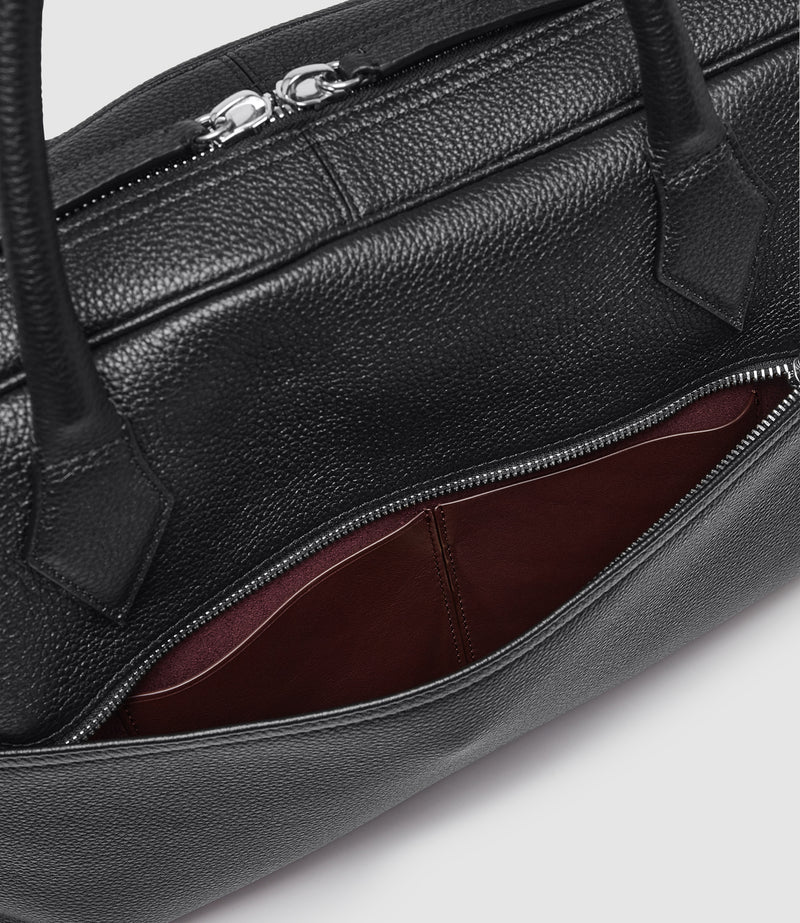 Closer Slim Pebble Grain Black