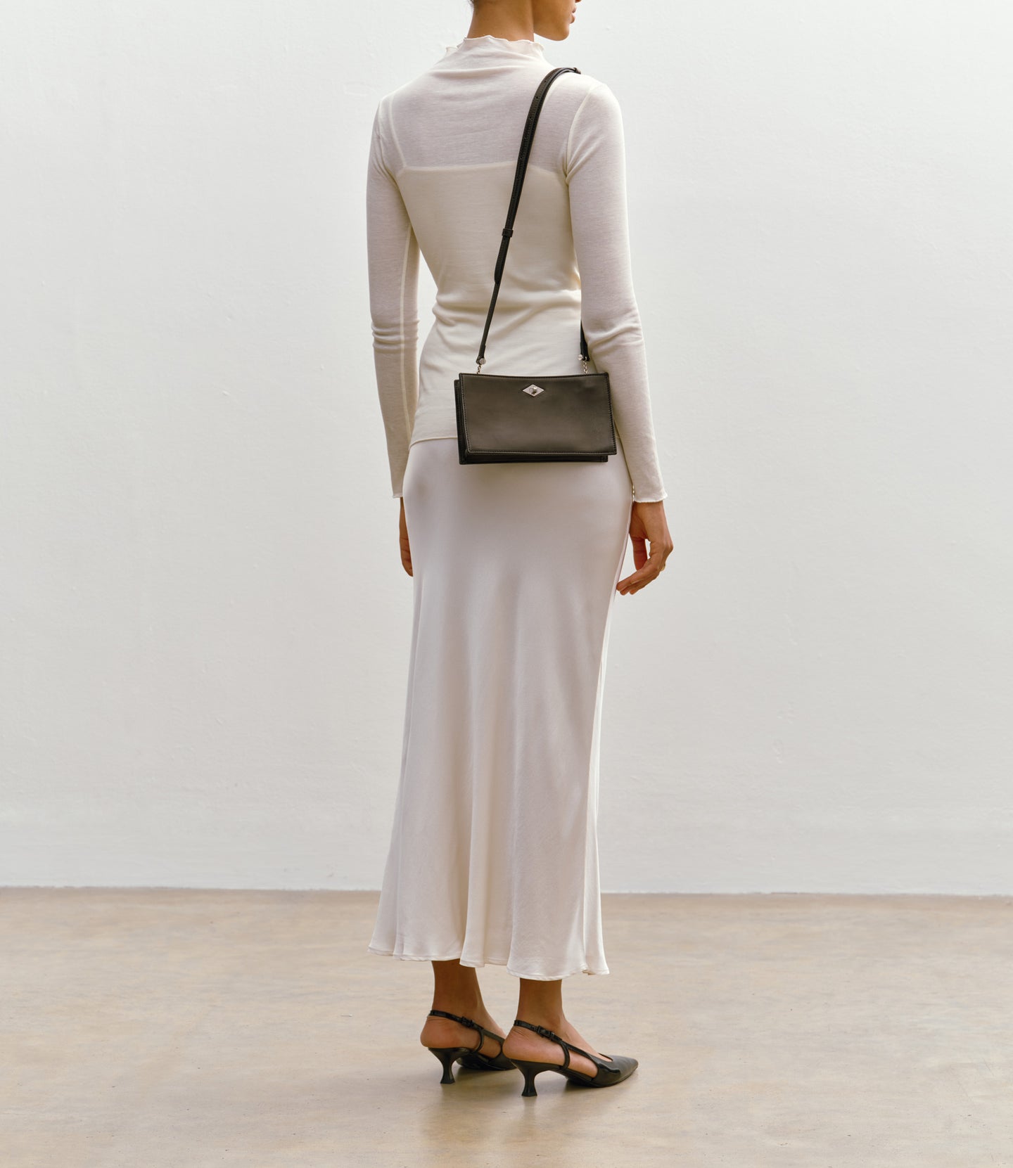 Ease 20 Buttery Nappa Black