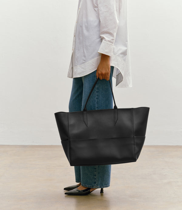 Incognito 42 Soft Grain Leather Black
