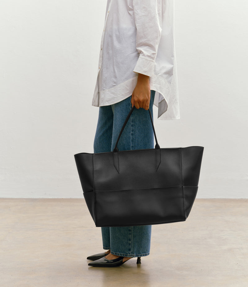 Incognito 42 Soft Grain Leather Black
