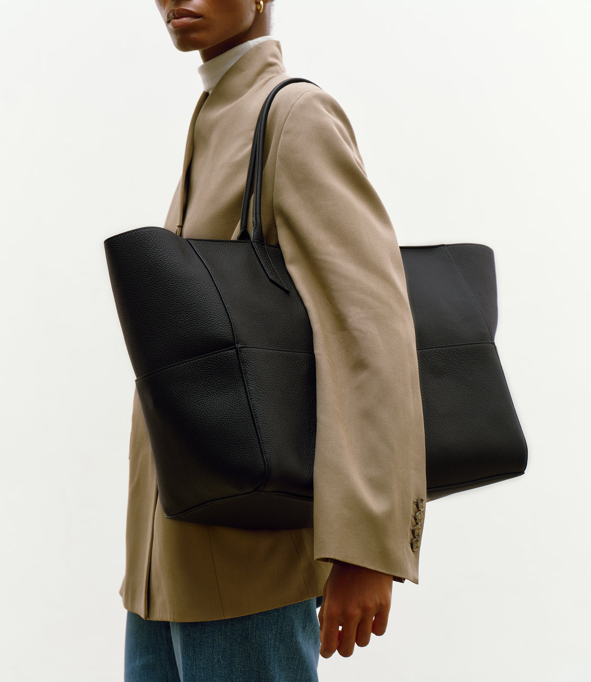 Incognito 42 Soft Grain Leather Black