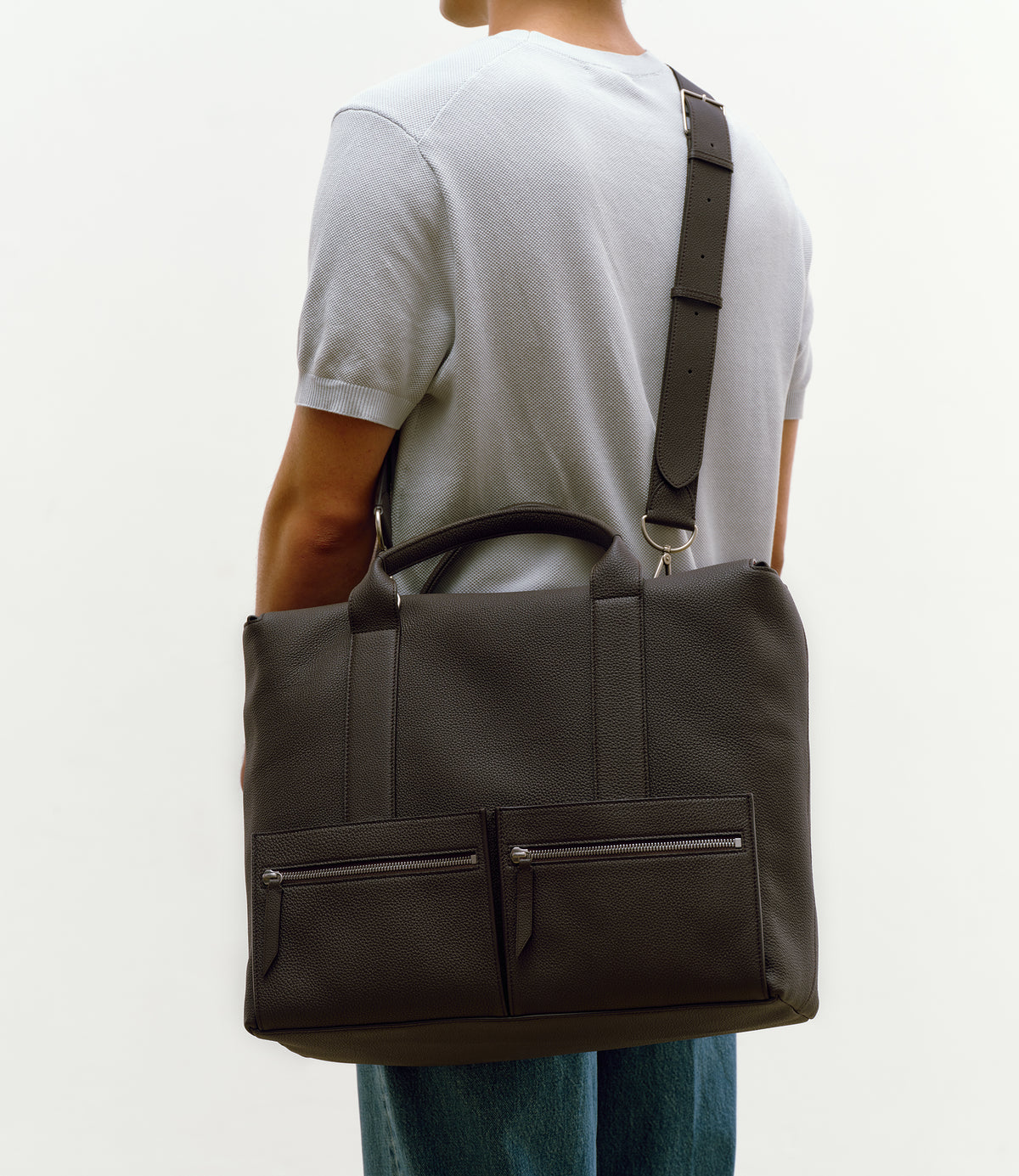 Racer 40 Pebble Grain Chocolate