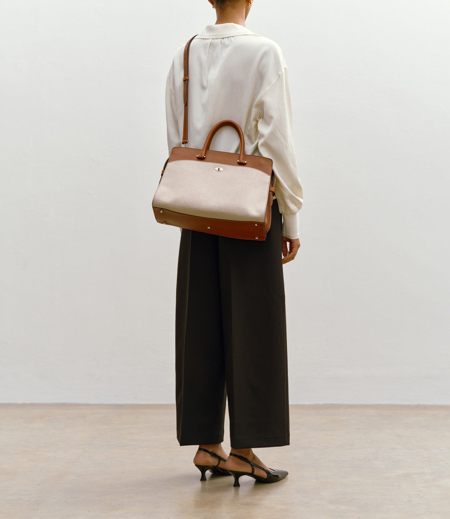 Private Eye Natural Linen and Buffalo Cognac