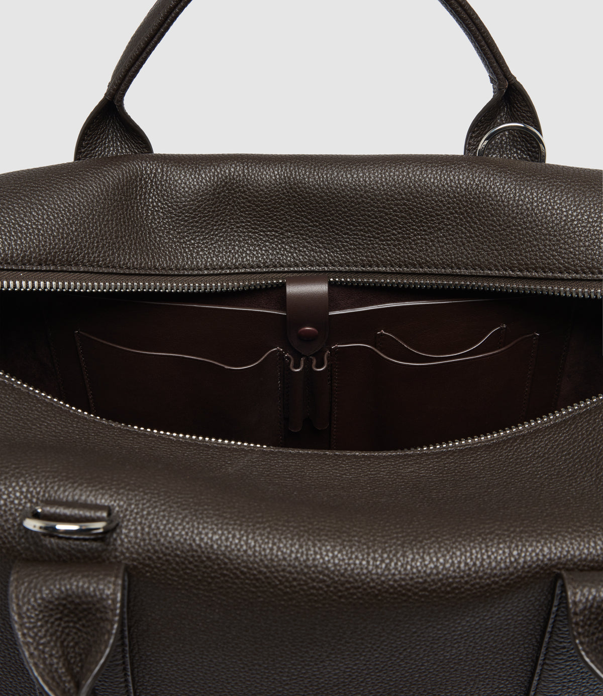 Racer 40 Pebble Grain Chocolate