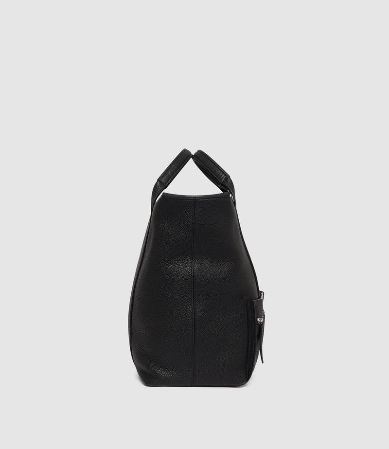 Racer 40 Pebble Grain Black