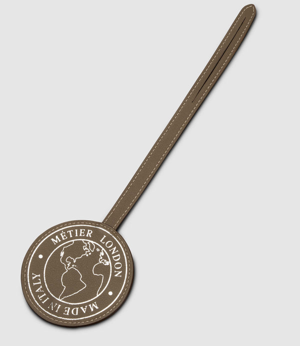 Métier Luggage Tag Smooth Calfskin Taupe with Salt Stitching