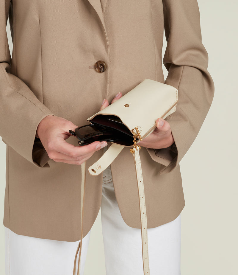 Minimalist Double Smooth Calfskin White Sand